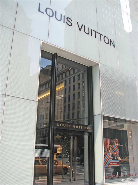 louis vuitton a new york|new york louis vuitton closing.